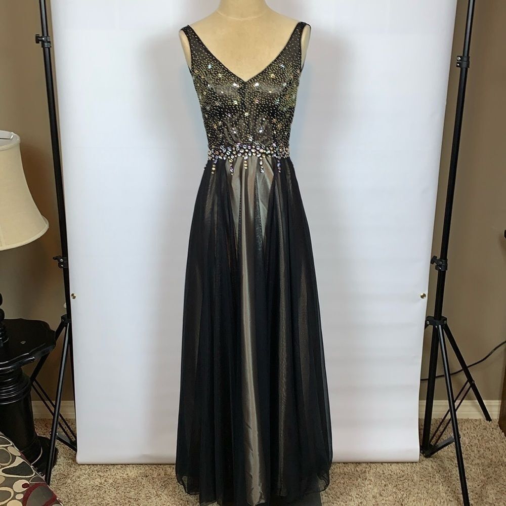 Stunning Minelli black bejeweled formal, Size Small